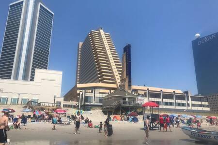 Two Bold Condos On The Boardwalk By Cozysuites Atlantic City Exterior foto